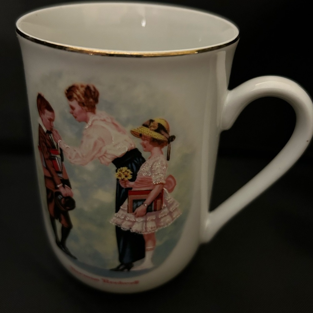 2 Norman Rockwell cups